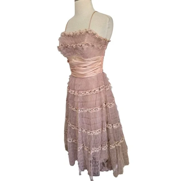 1950s Vintage Womens Pink Tulle Gown Dress Floral Detail - Picture 9 of 11